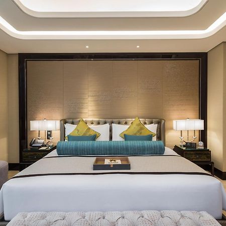 Narcissus Al Hamra Hotel Jeddah Exterior photo A bedroom at the hotel