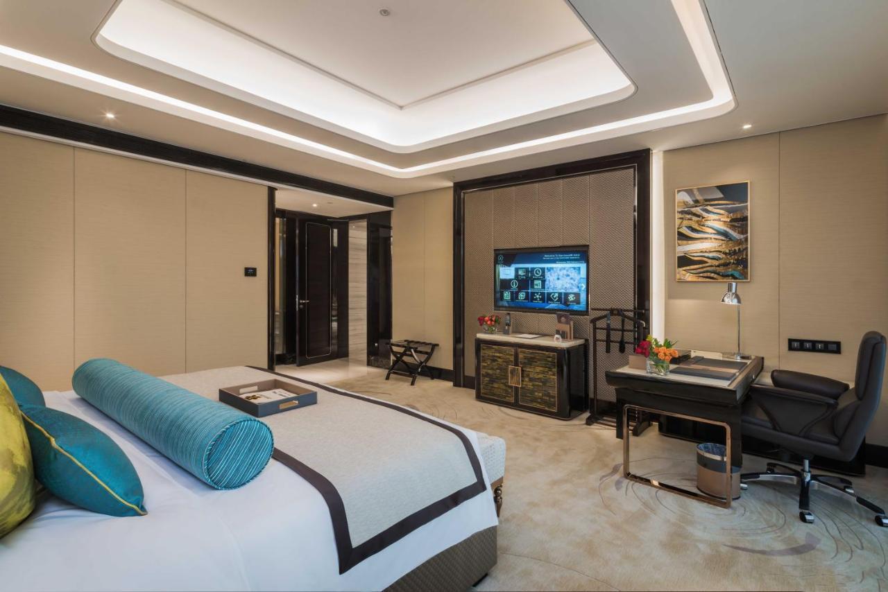 Narcissus Al Hamra Hotel Jeddah Exterior photo A bedroom at the hotel