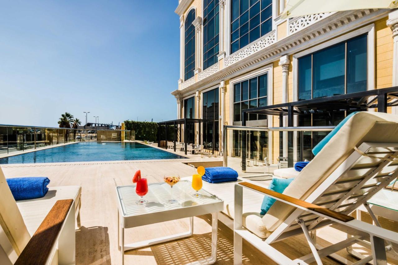 Narcissus Al Hamra Hotel Jeddah Exterior photo Pool at the hotel